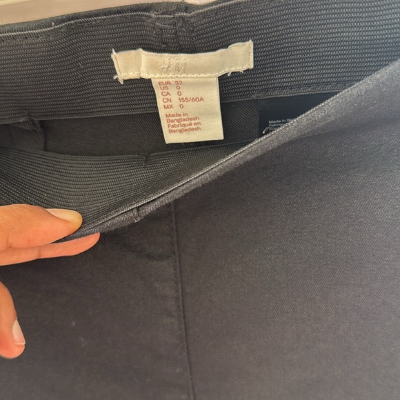 H&M Shiny Fabric Leggings - Picture 4 of 5